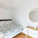 Spacious 4br - Sleeps 8 - Eiffel Tower Apartmán