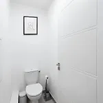 Spacious 4br - Sleeps 8 - Eiffel Tower