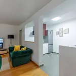 Spacious 4br - Sleeps 8 - Eiffel Tower 파리