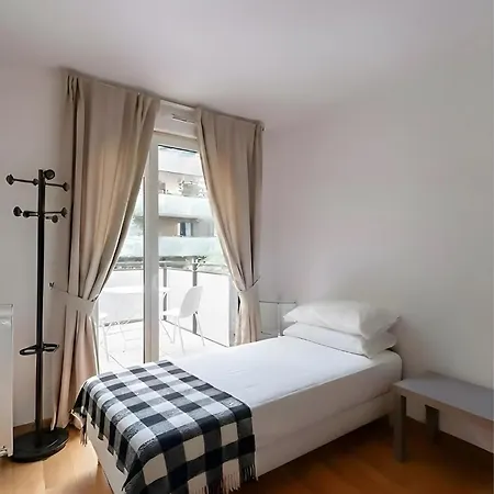Eiffel Tower - Spacious 4Br - Sleeps 8