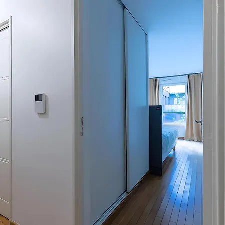 Eiffel Tower - Spacious 4Br - Sleeps 8 Appartement