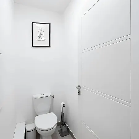 Eiffel Tower - Spacious 4Br - Sleeps 8