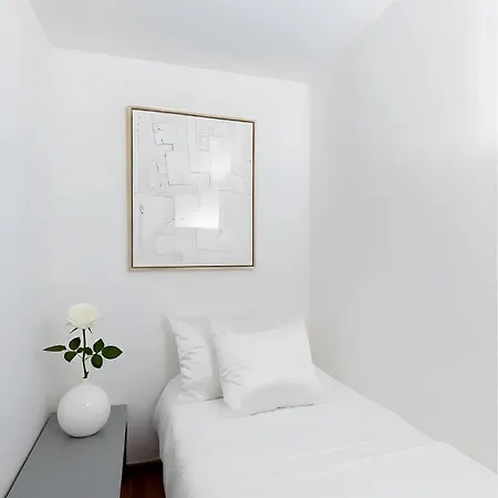 Eiffel Tower - Spacious 4Br - Sleeps 8 Paris