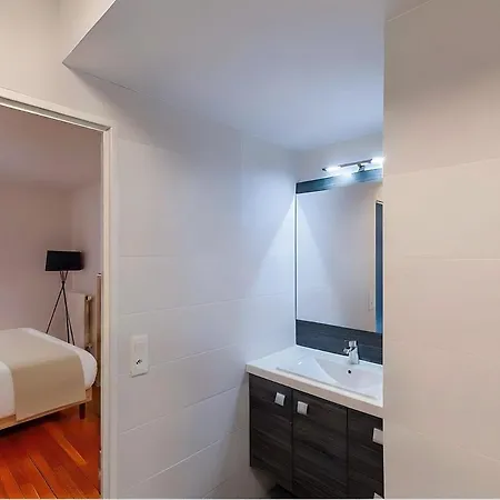 Eiffel Tower - Spacious 4Br - Sleeps 8 * Paris