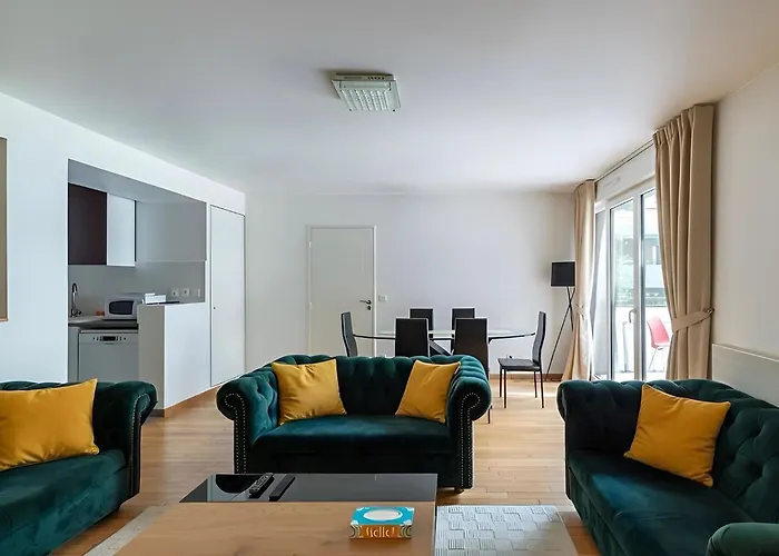 Spacious 4br For 8 - Steps From Trocadero Appartement Paris
