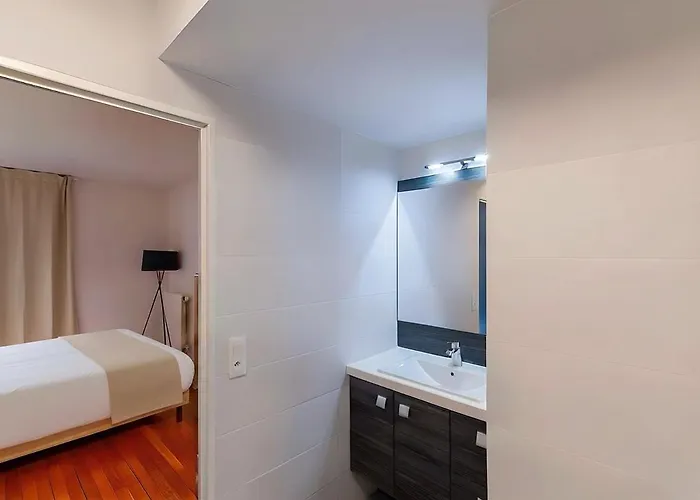 Spacious 4br For 8 - Steps From Trocadero * Paris