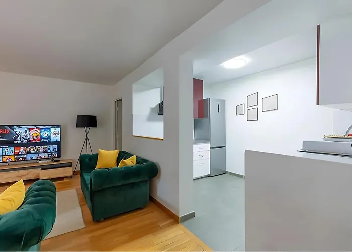 Spacious 4br For 8 - Steps From Trocadero Paris