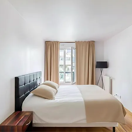 Eiffel Tower - Spacious 4br - Sleeps 8 Párizs