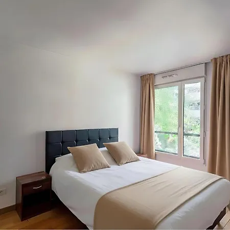 Apartman Eiffel Tower - Spacious 4br - Sleeps 8