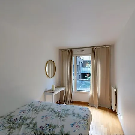 Eiffel Tower - Spacious 4br - Sleeps 8 Párizs