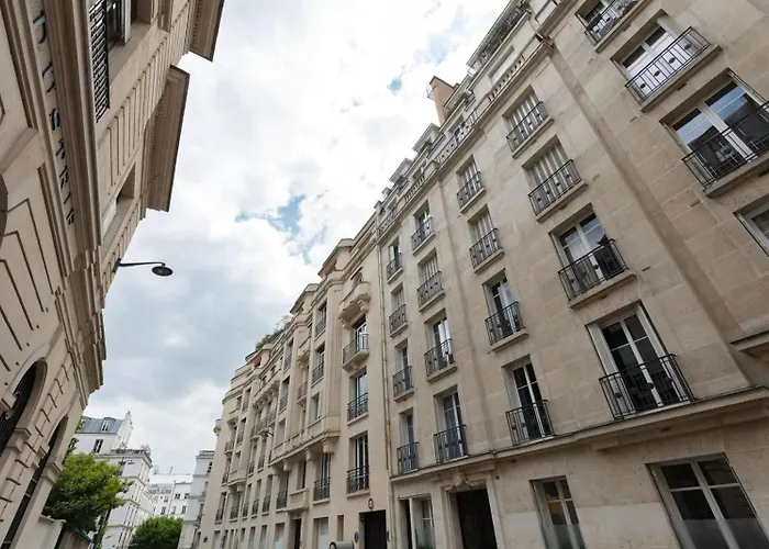 Spacious 4br For 8 - Steps From Trocadero 公寓 *