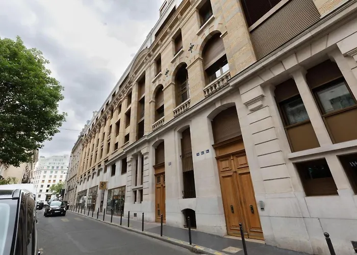 Spacious 4br For 8 - Steps From Trocadero 公寓 *