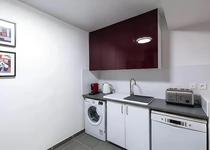 Spacious 4br For 8 - Steps From Trocadero 公寓 *