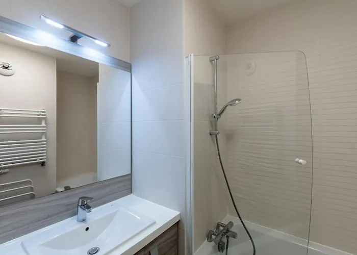 Spacious 4br For 8 - Steps From Trocadero 巴黎