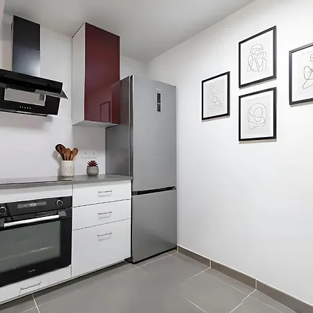 Eiffel Tower - Spacious 4br - Sleeps 8 * Paris